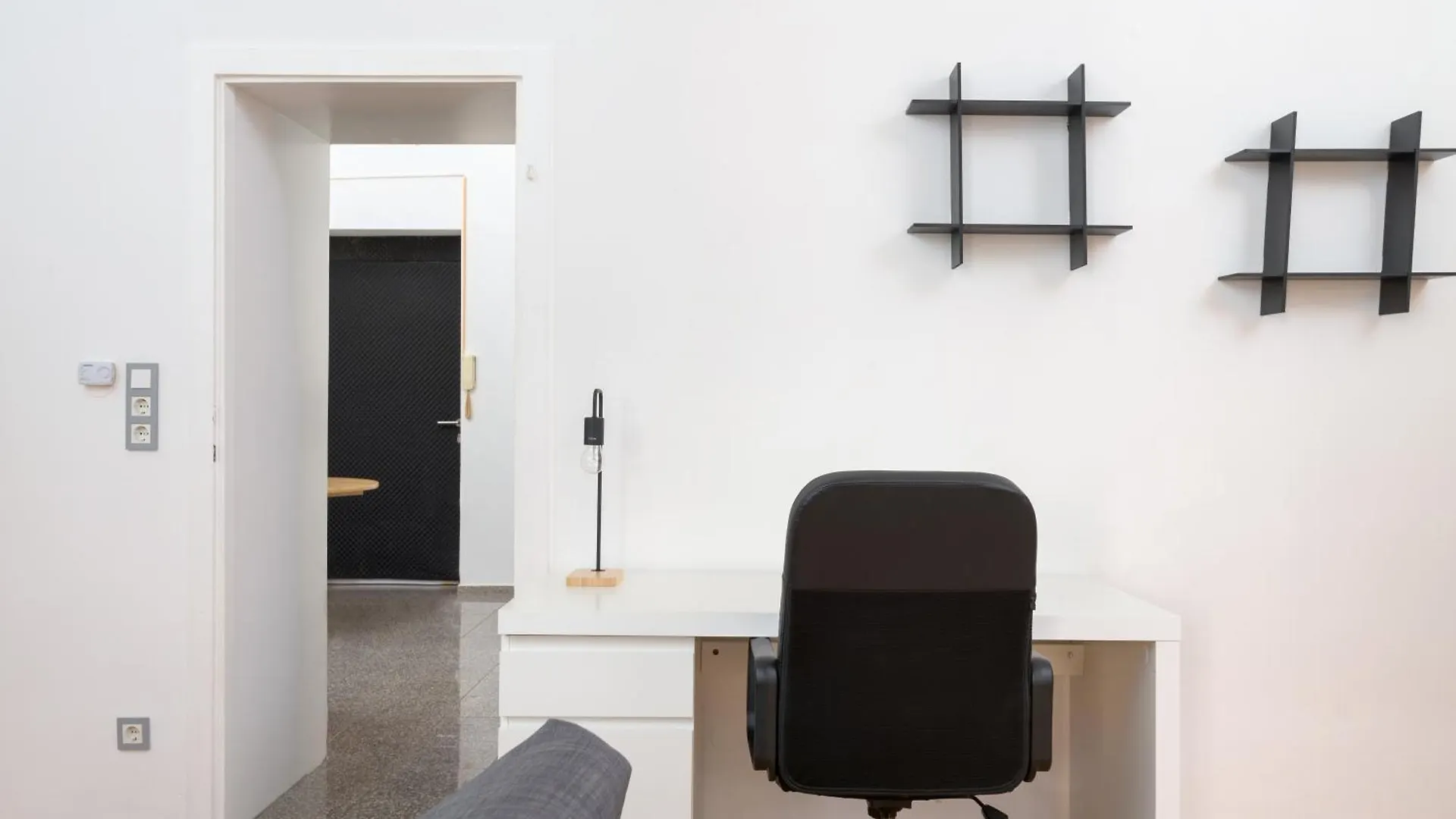 Spacious Austrian Style Apartment Close To City Center Landstrasse Vienna